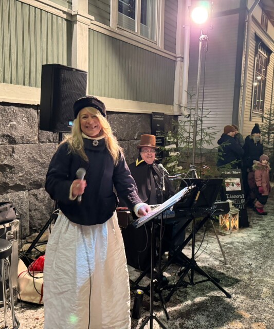Kirkkokadun joulu elävä musiikki Camilla ja Kalle